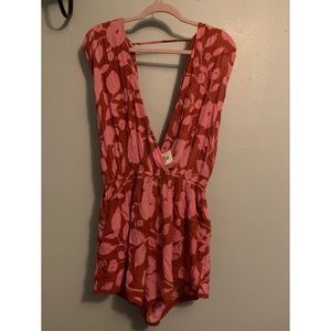 Billabong Women’s pink floral Romper NEW WITH TAGS size LARGE